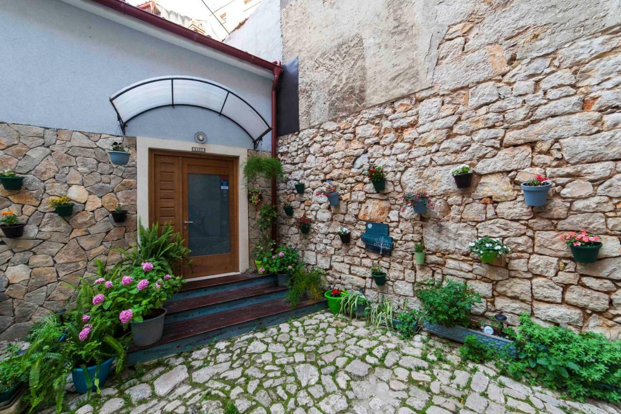 Hostel Mare Šibenik Exterior foto